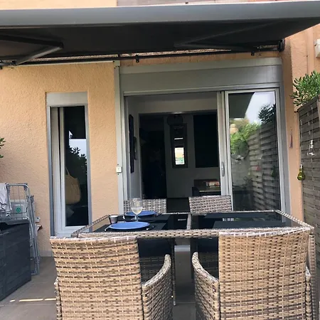 Dans La Pinede Holiday home