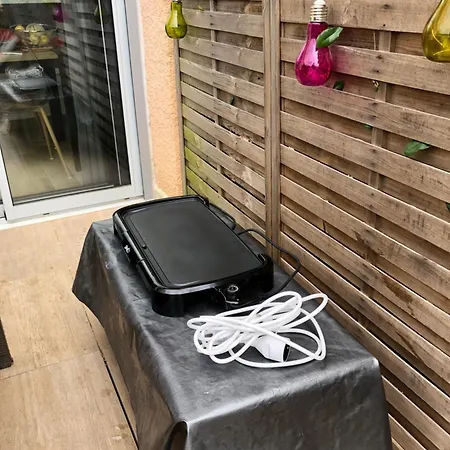Dans La Pinède Hébergement de vacances *