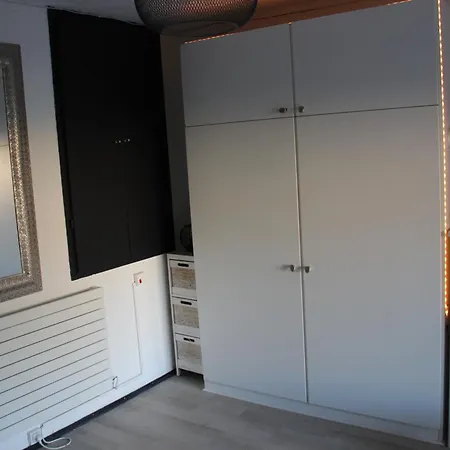 Dans La Pinede * アグド