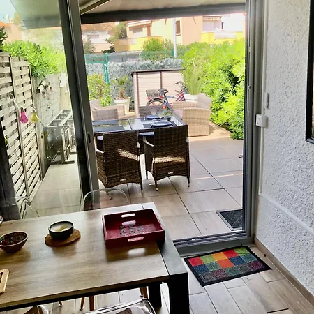 別荘 Dans La Pinede *